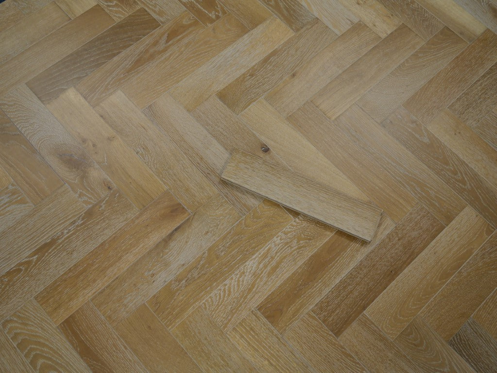 White Lacquered 12mm Engineered Wood Flooring Main image
