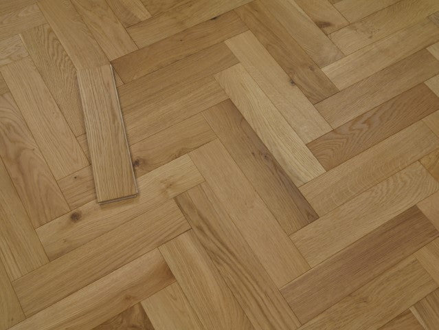 Lacquered 12mm Engineered Wood Flooring