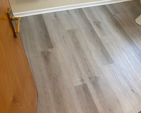 Venice Oak Vinyl Flooring Attached Underlay